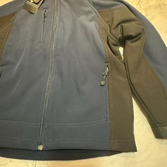 Stormtech - NWT - youth jacket. Size M - Picture 6 of 7